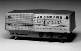 Goldstar produces the first Korean radio, A-501, bearing its trademark, Goldstar